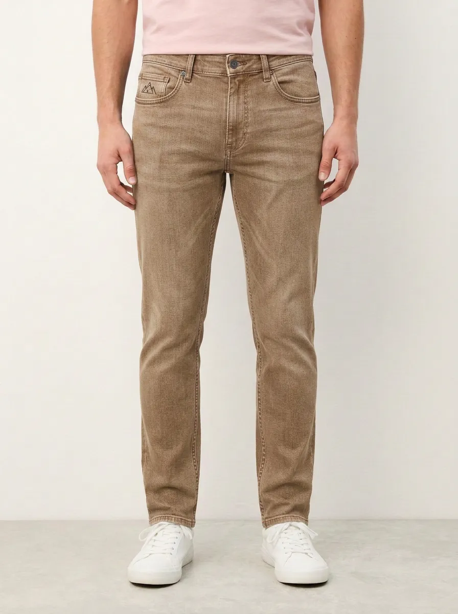 Men's Contemporary Weekend Mountain Logo Embroidered Stretch Denim Jeans