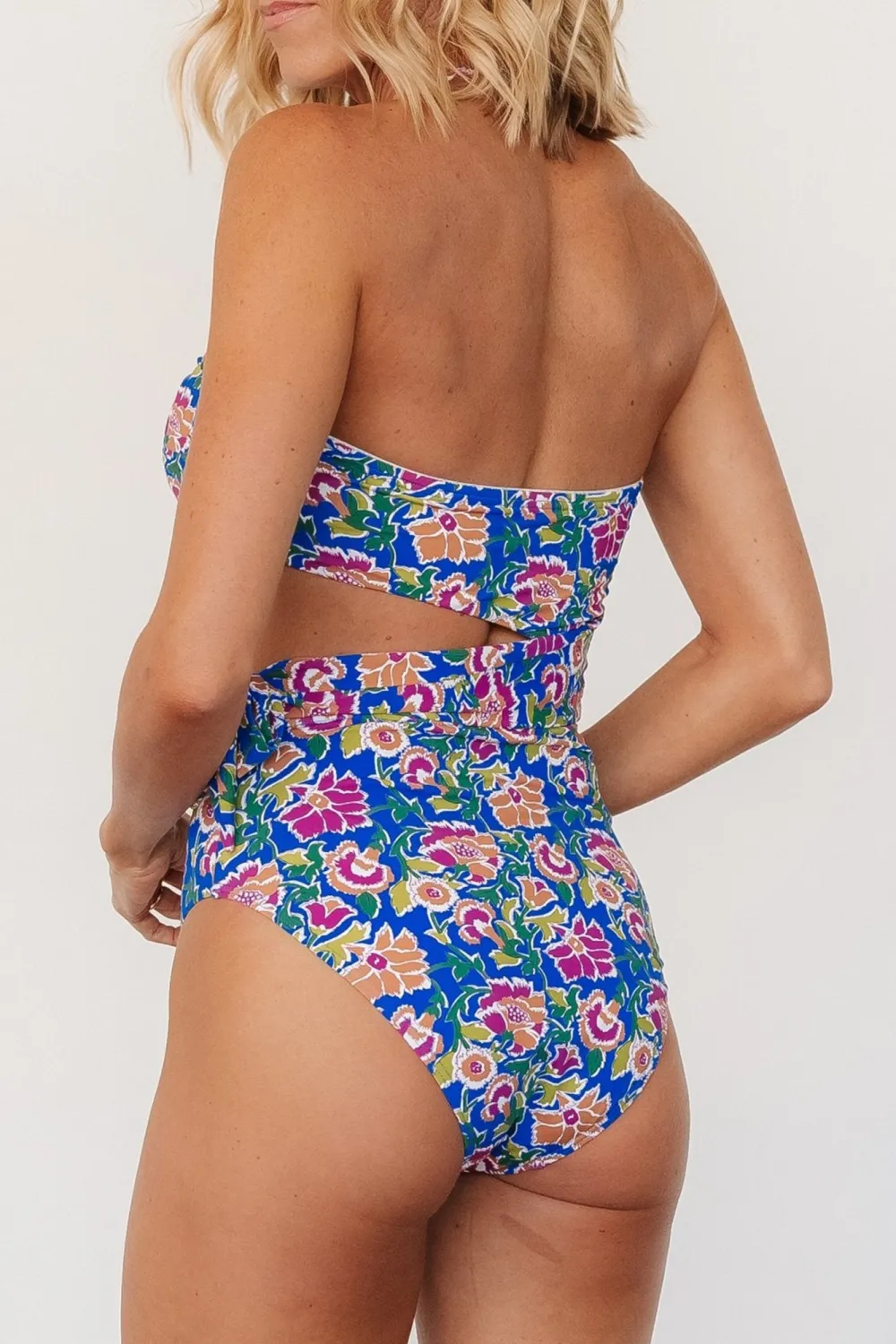 Minor Design Sense Hollowed-Out Neck-Hanging One Piece