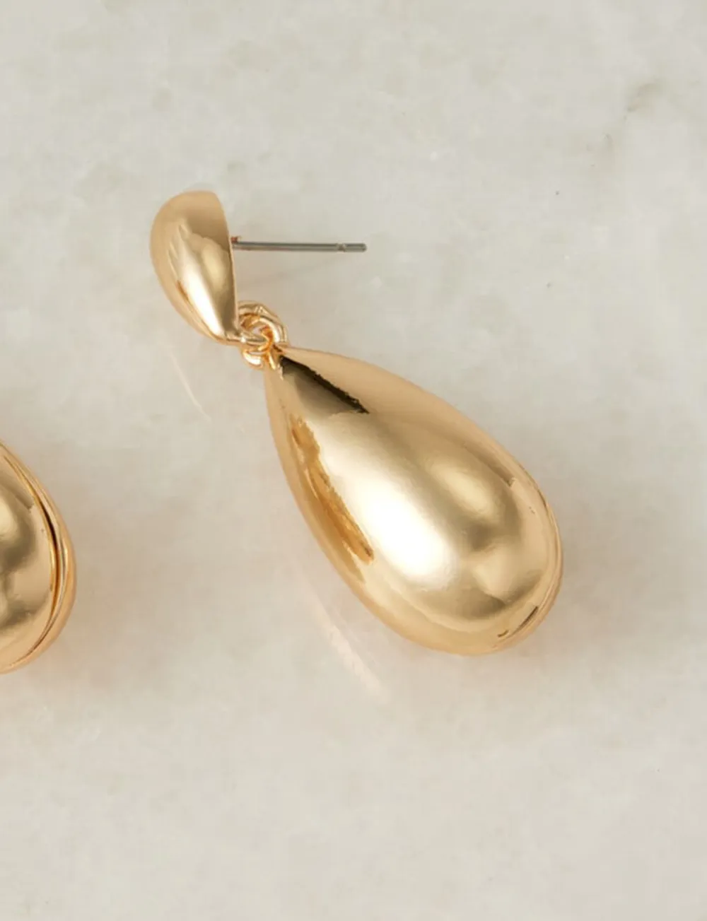 Creative And Slightly Swaying Teardrop-Shaped Gold Earrings
