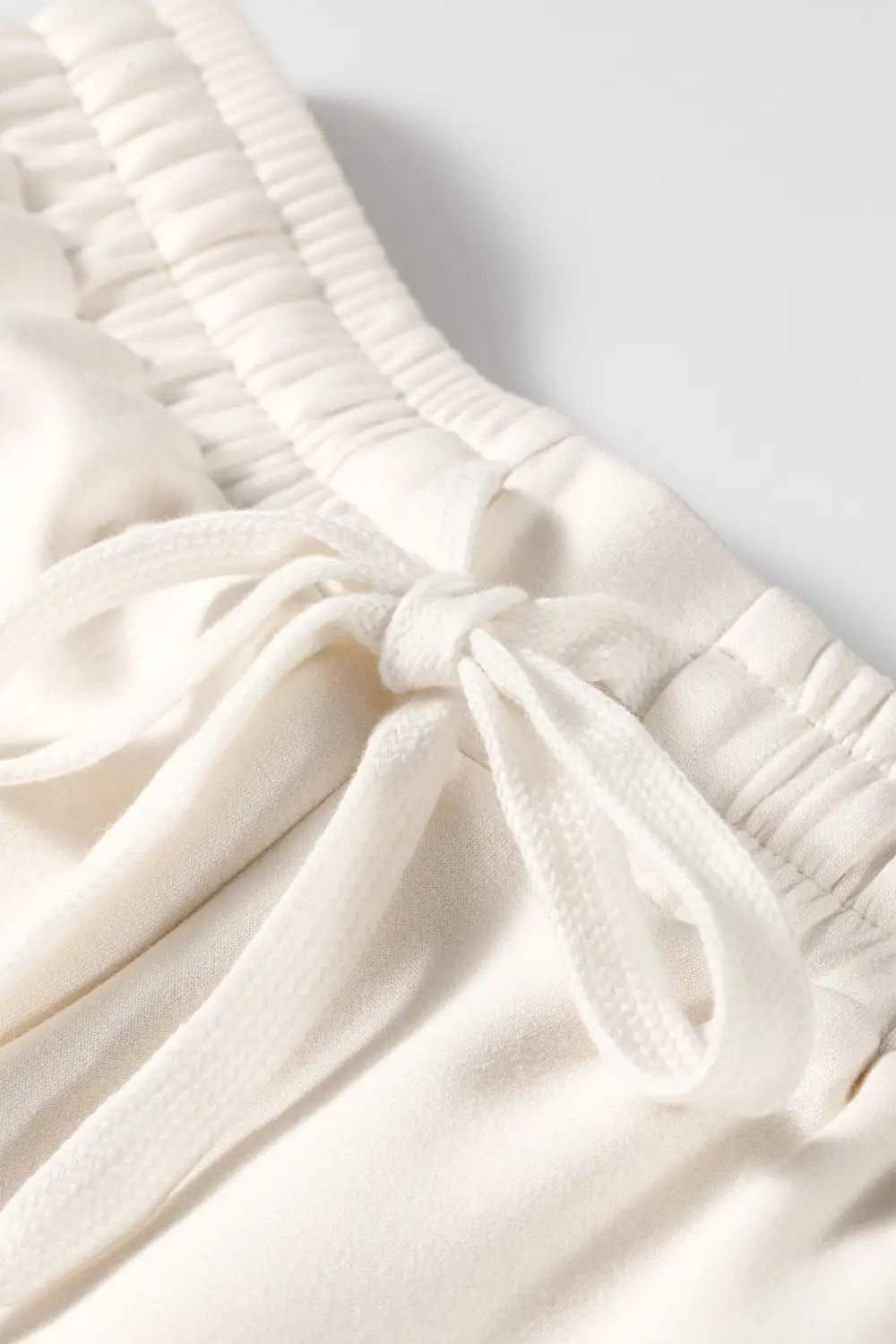 Refined Drawstring Elastic-Waist Zip-Detail Pocketed Two-Piece Top and Shorts Set
