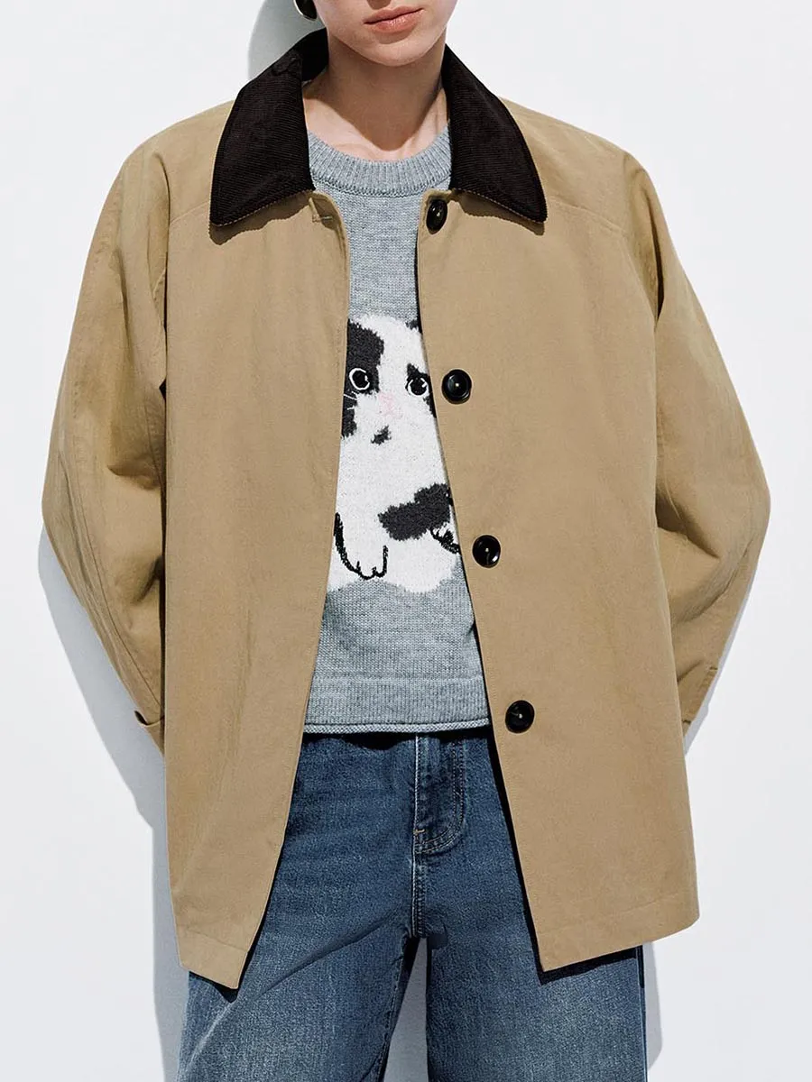 A Casual Jacket With A Contrasting Color Lapel For Women