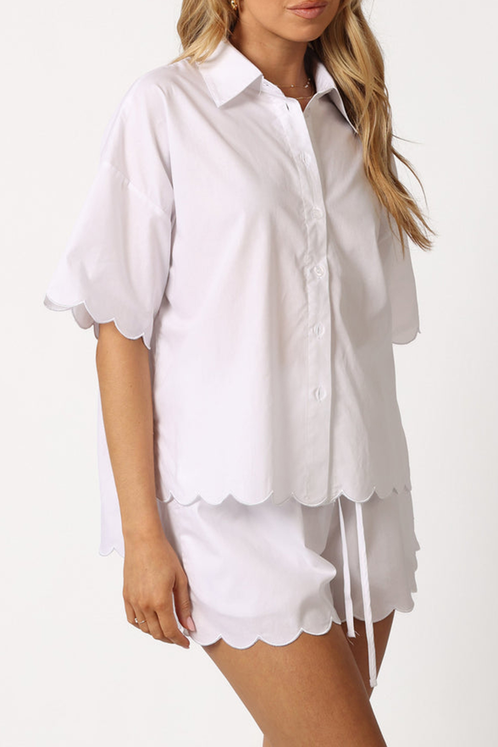WHITE SHORT SLEEVE BUTTON TOP