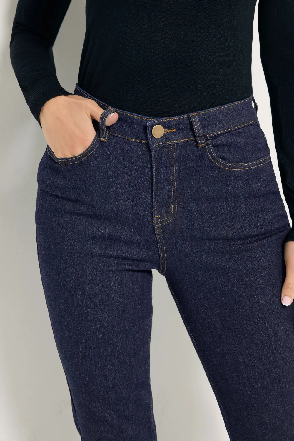 Bootcut Leg Daily Jeans with Pockets