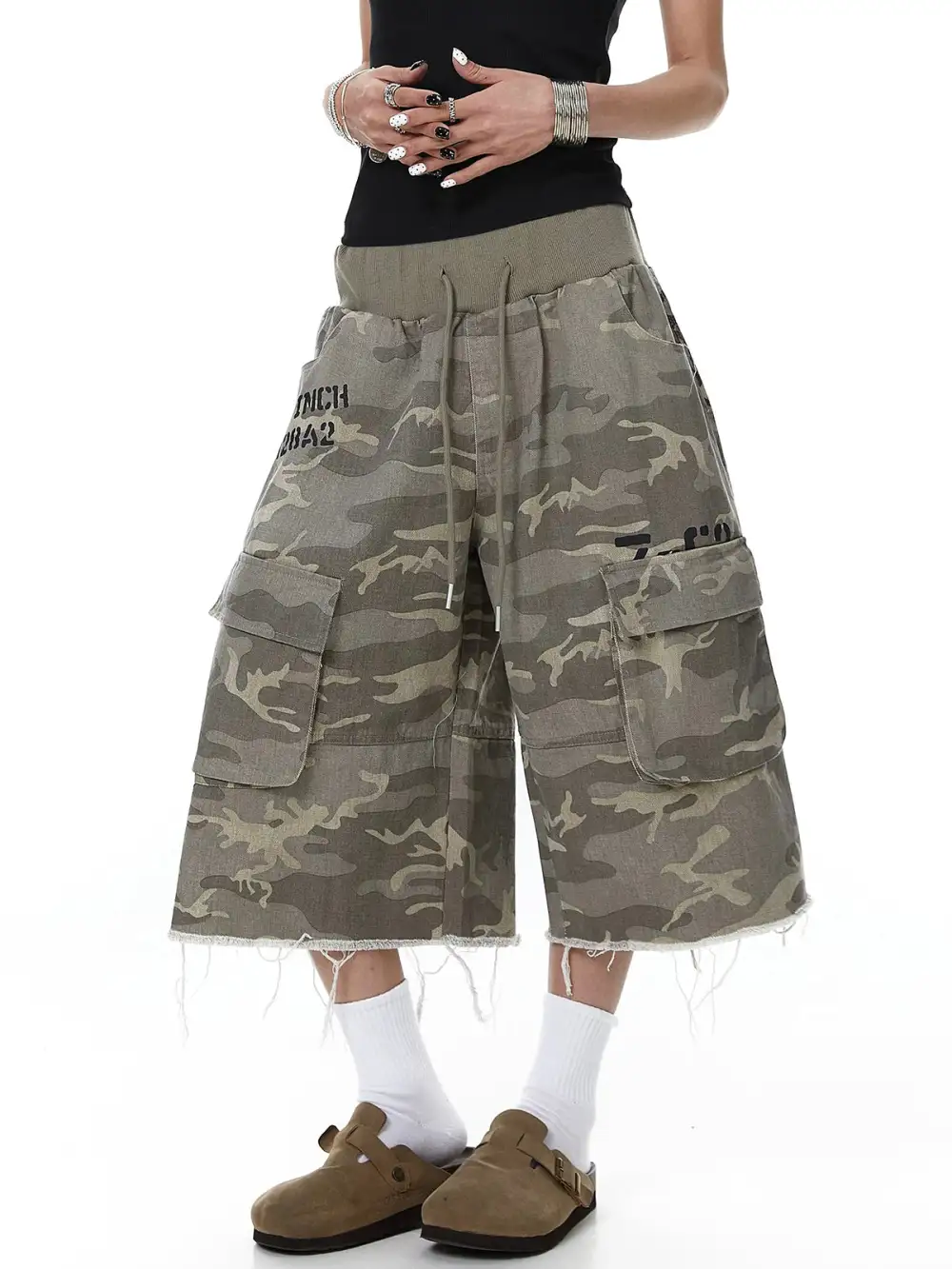 Wide-Leg Camouflage Cargo Culotte Pants