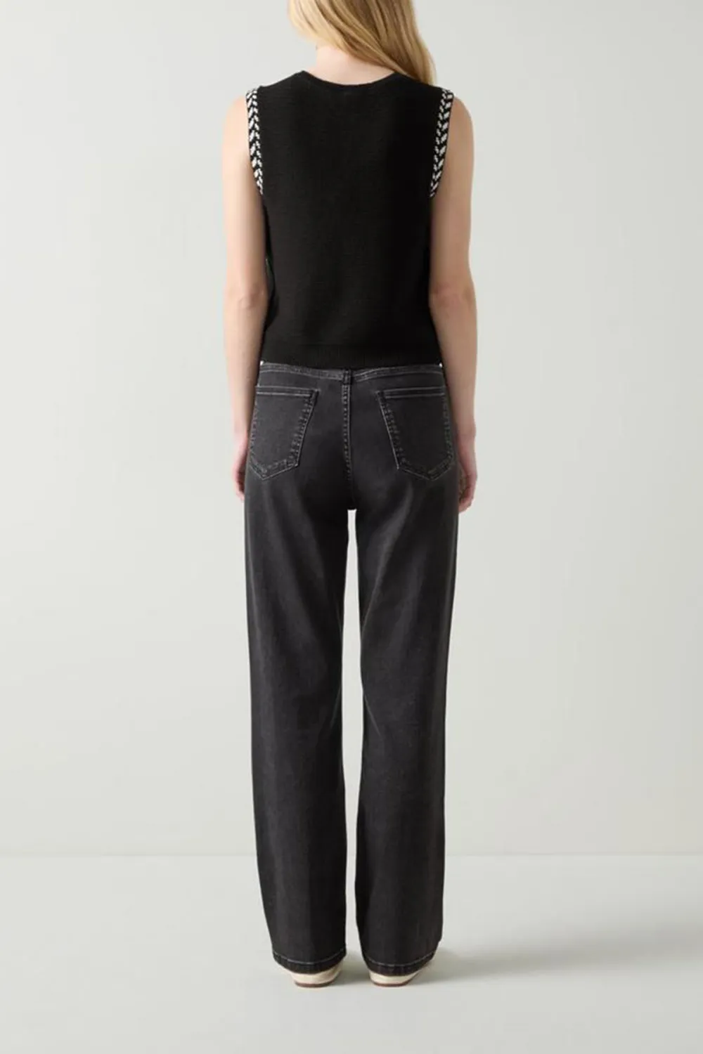 Black Cream Sleeveless Tank Knitted Top