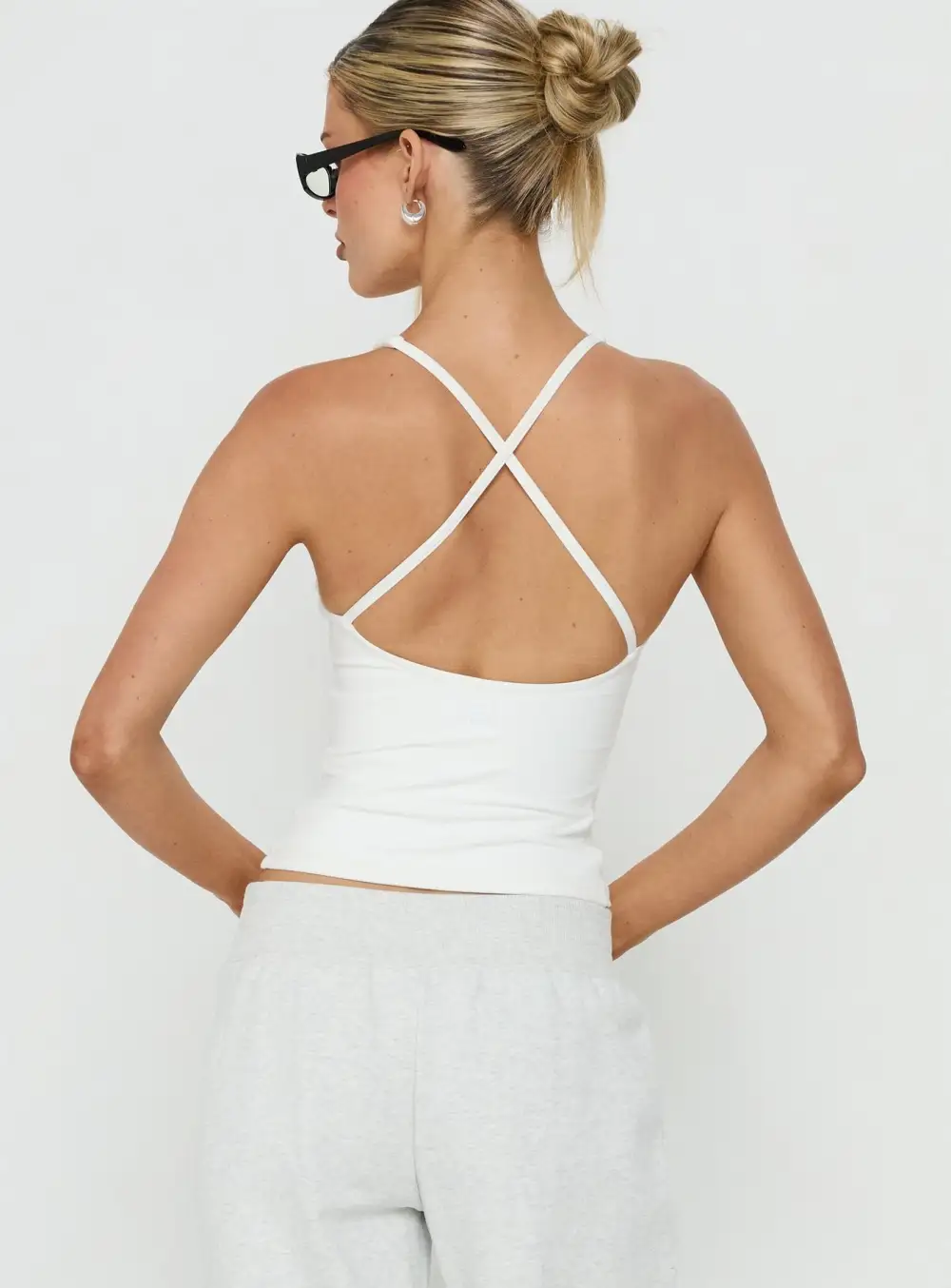 Everyday Scoop Neck Cross Back Tank Top
