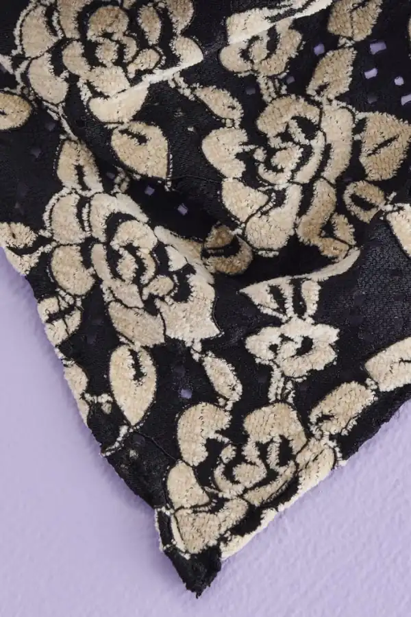 BLACK VINTAGE LACE ROSE HAIR SCARF