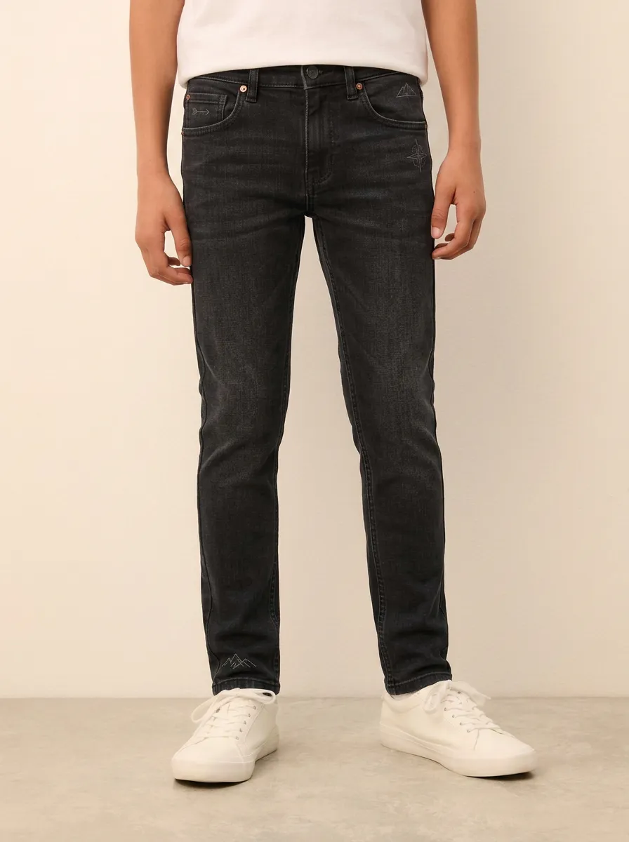 Men's Classic Comfort Mountain Arrow Embroidered Stretch Denim Jeans