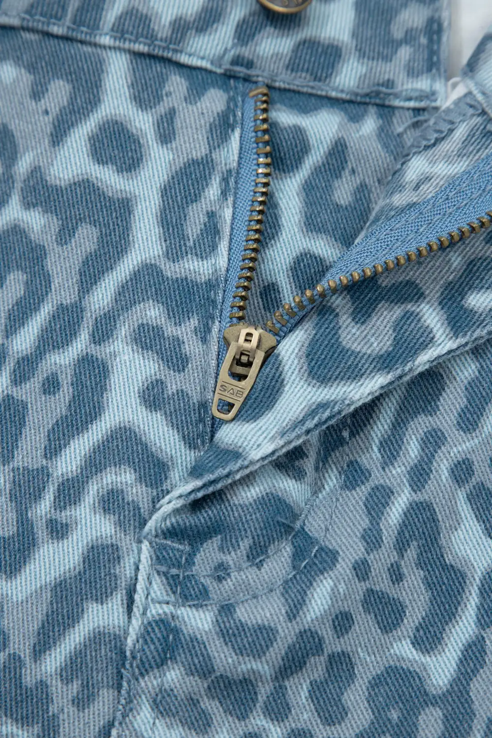 Collared High Rise Denim Jeans