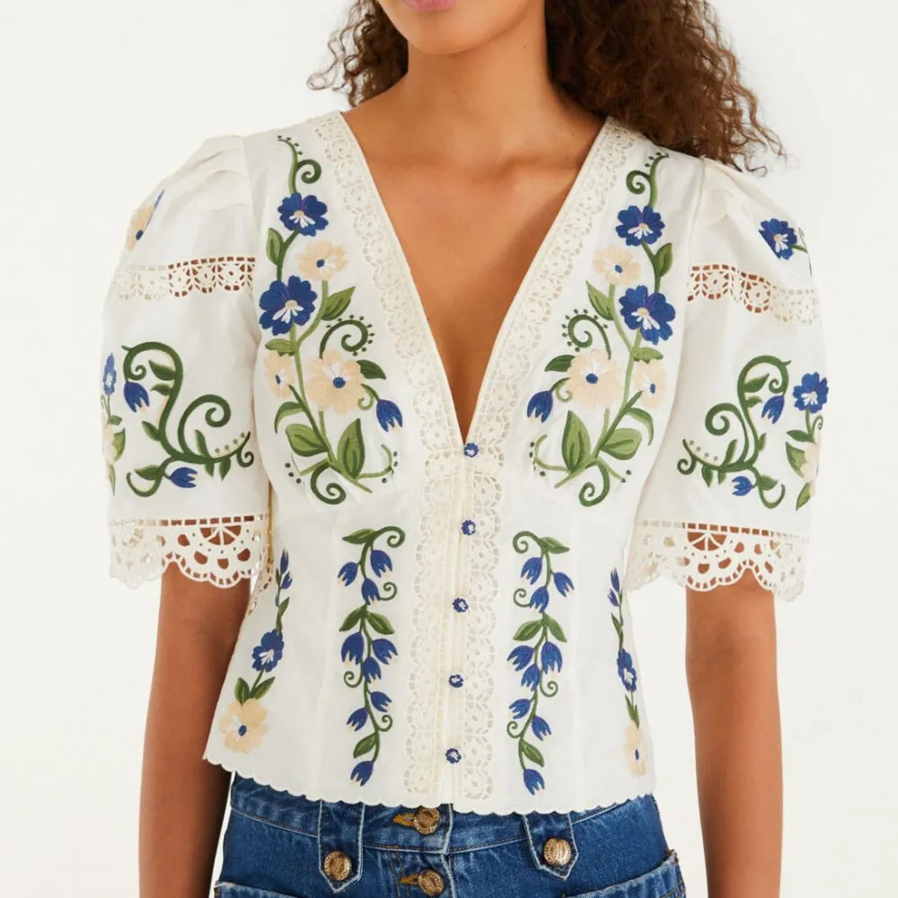 Lace-Trim Embroidered Short-Sleeve Blouse