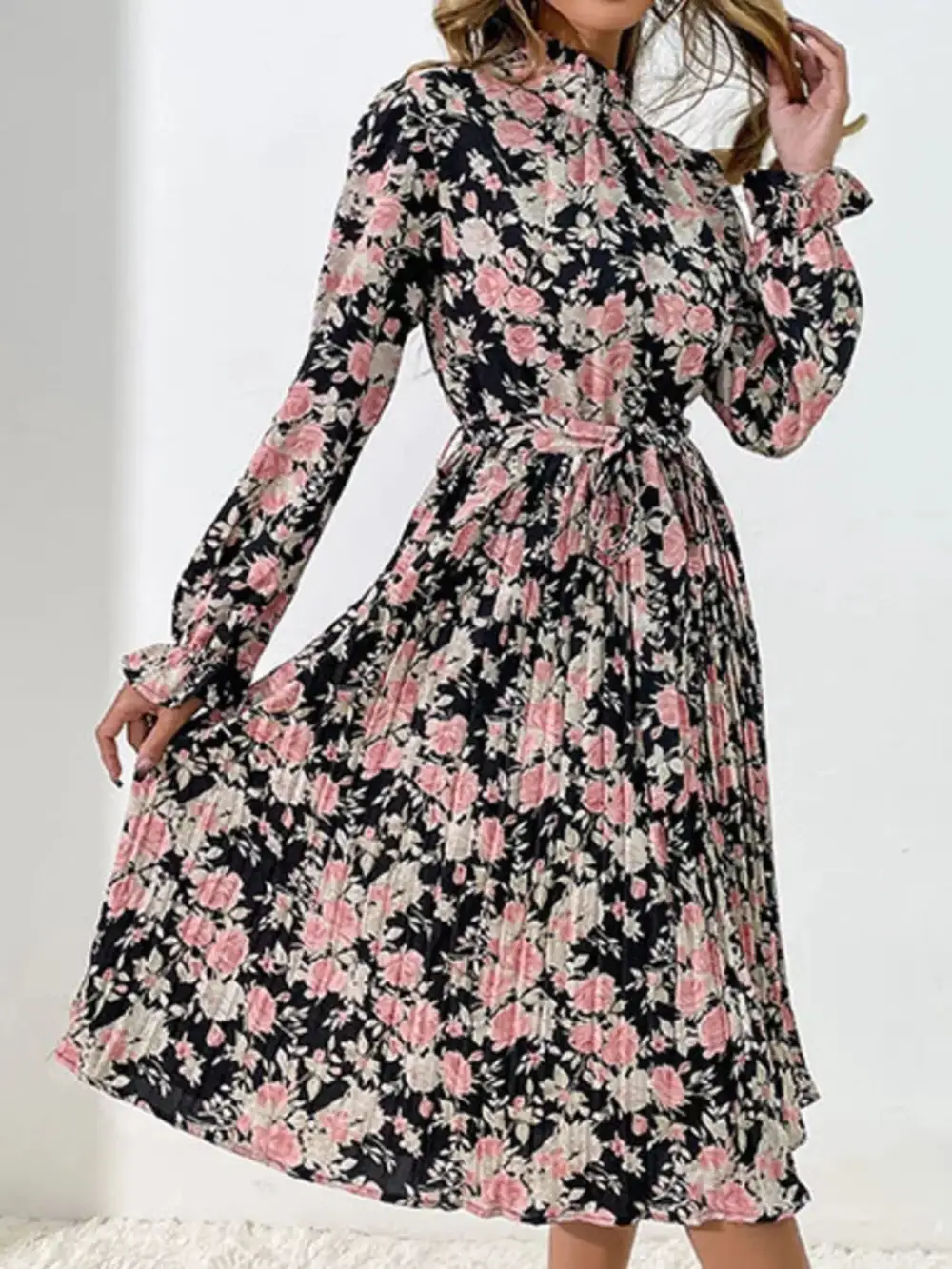 Gathered Detail Floral Printed Pleated Midi Dress