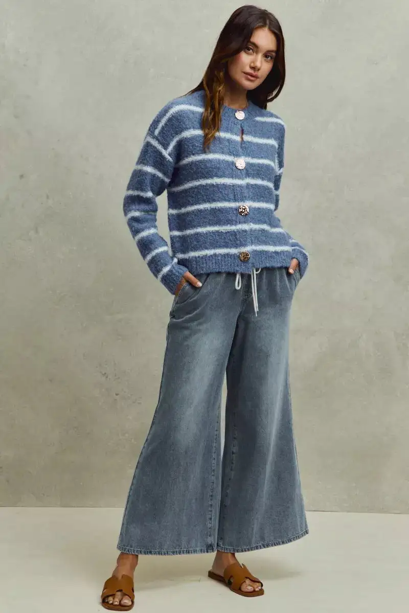 Mid Rise Flare Leg Elastic Denim Jeans