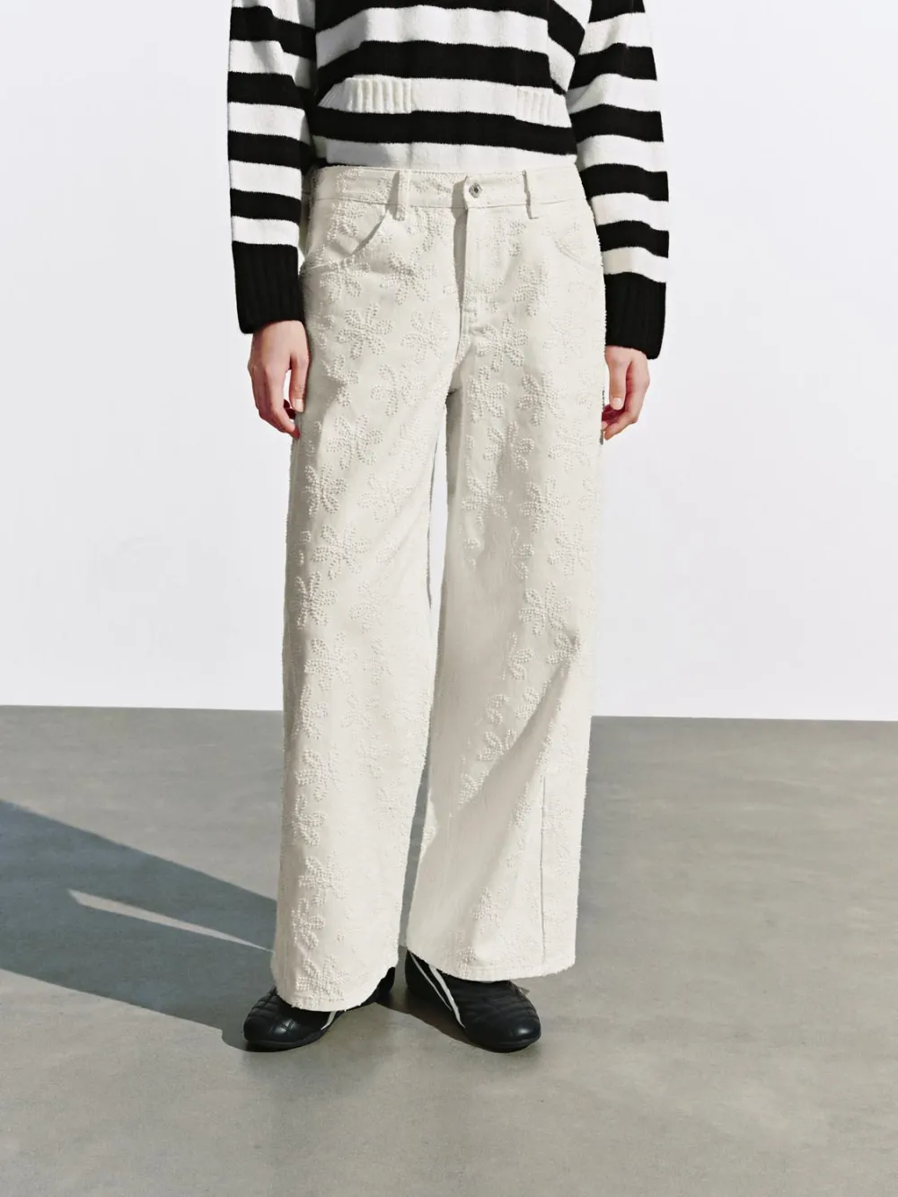 Ladies' White Floral Casual Style Wide-Leg Denim Trousers