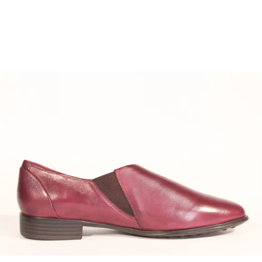 Sleek Leather Flat Loafers
