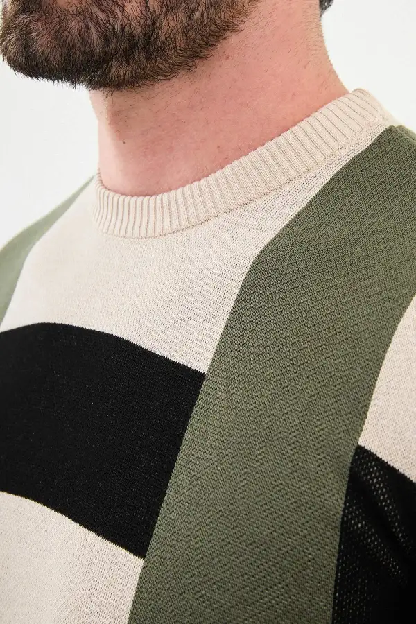 Timeless Patterned Crew Neck Knit Sweater