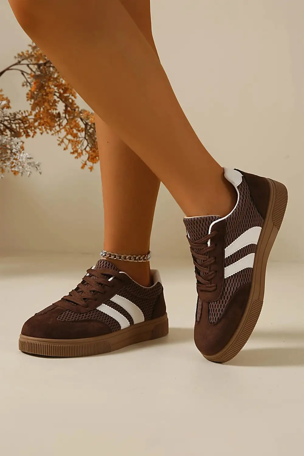 Distinctive Mesh Patchwork Lace-Up Casual Sneakers